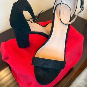 Madden Girl women's Beella Dress sandal. 3 1/2” heel
Great condition. Size 7.5